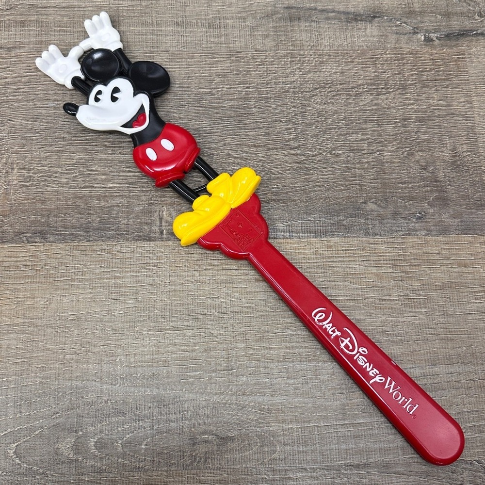 Vintage Walt Disney World Mickey Mouse Back Scratcher Red Plastic 15.5 Inch